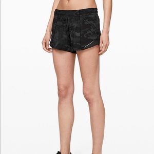 Lululemon Hotty Hot Short II “Long 4”